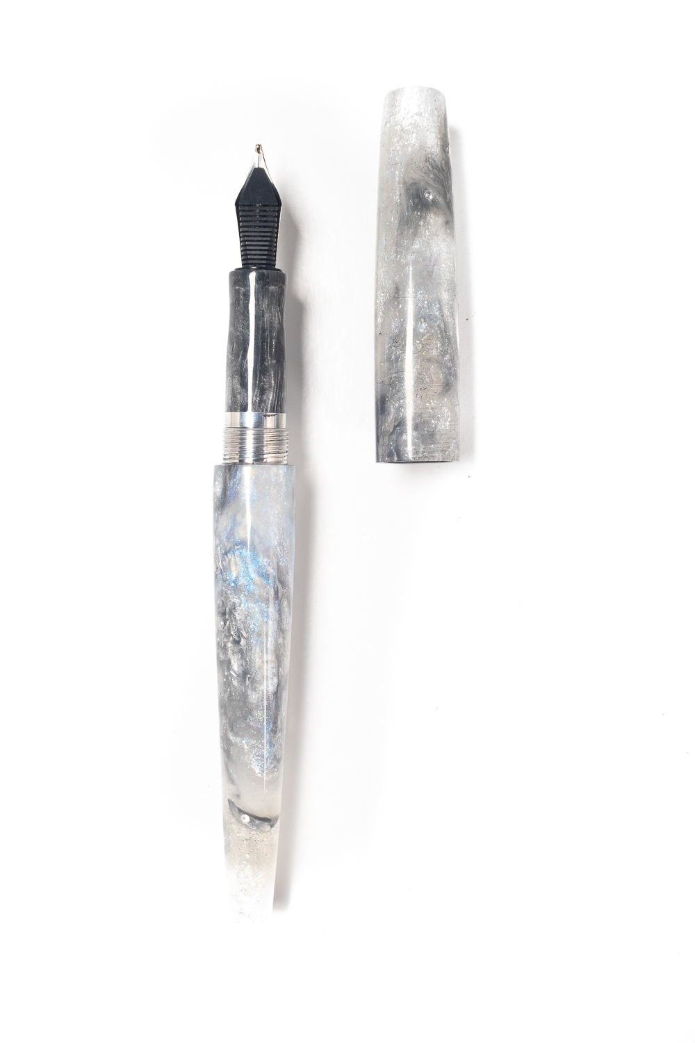 The Bebe Fountain Pen in Silver Lining with Stars - Image 4
