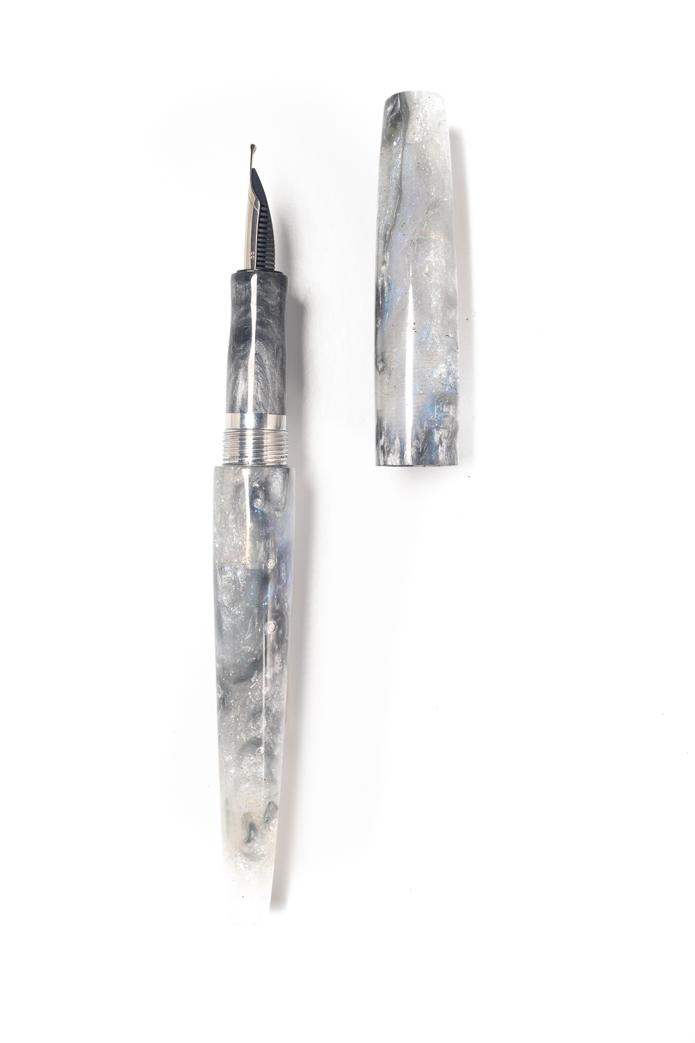 The Bebe Fountain Pen in Silver Lining with Stars - Image 3