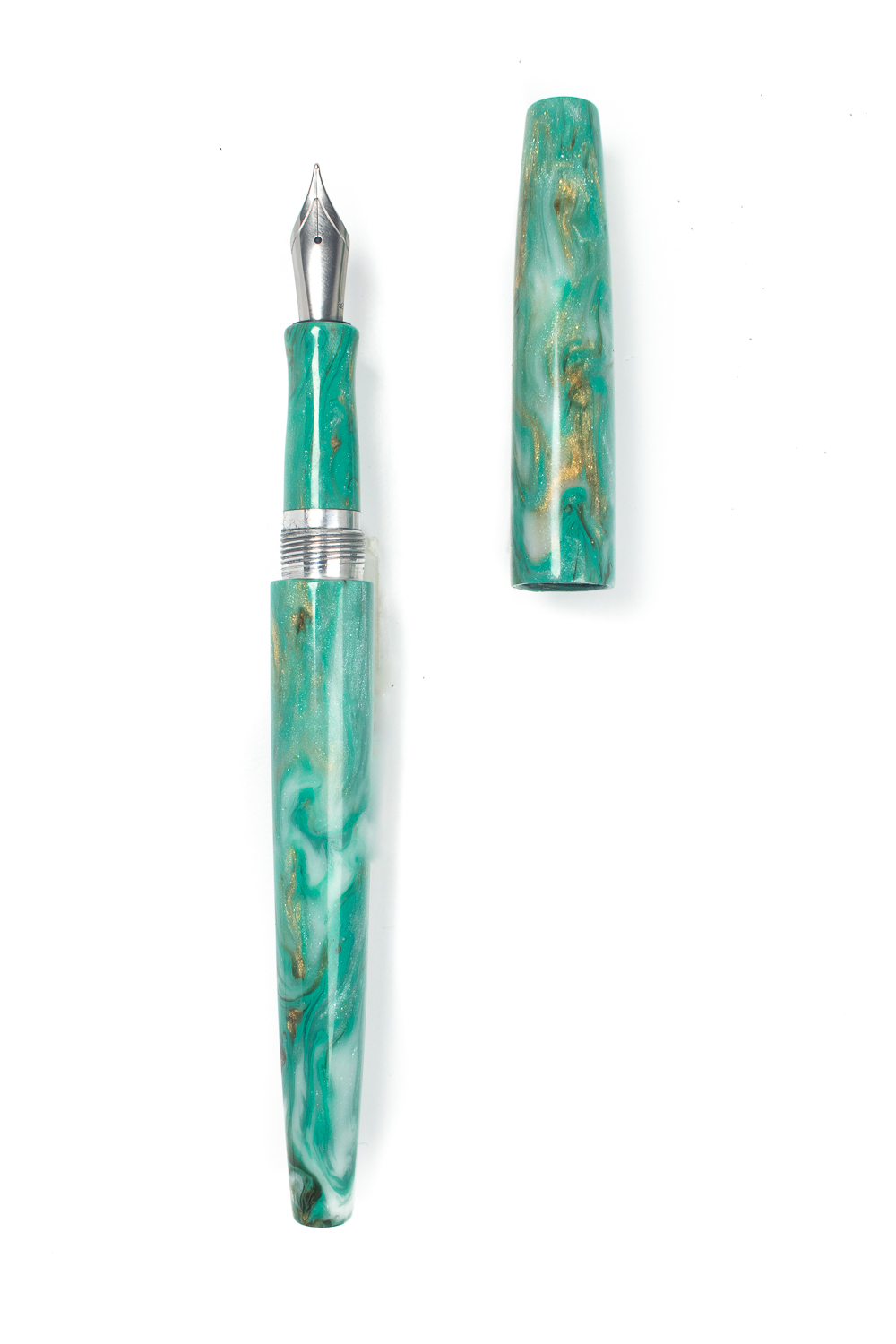 The Bebe Fountain Pen in Guinevere