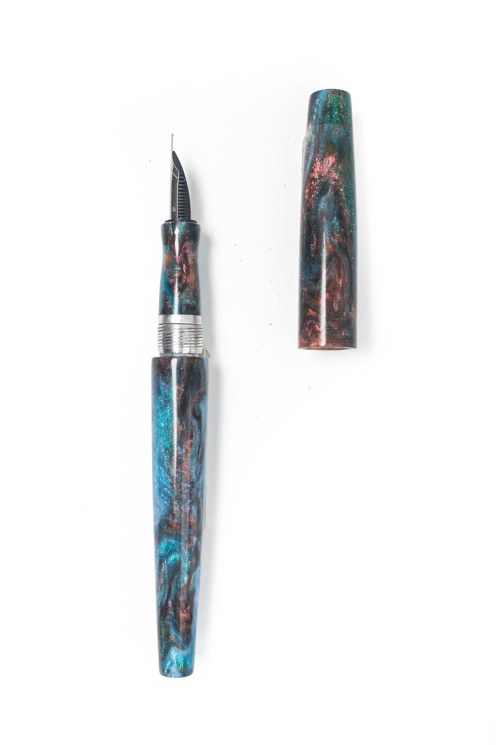 The Bebe Fountain Pen in Cats Paw Nebula - Image 2