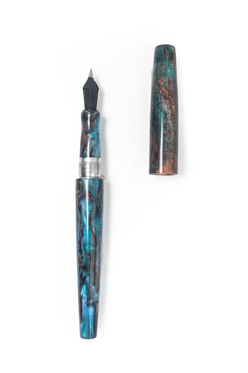 The Bebe Fountain Pen in Cats Paw Nebula - Image 4
