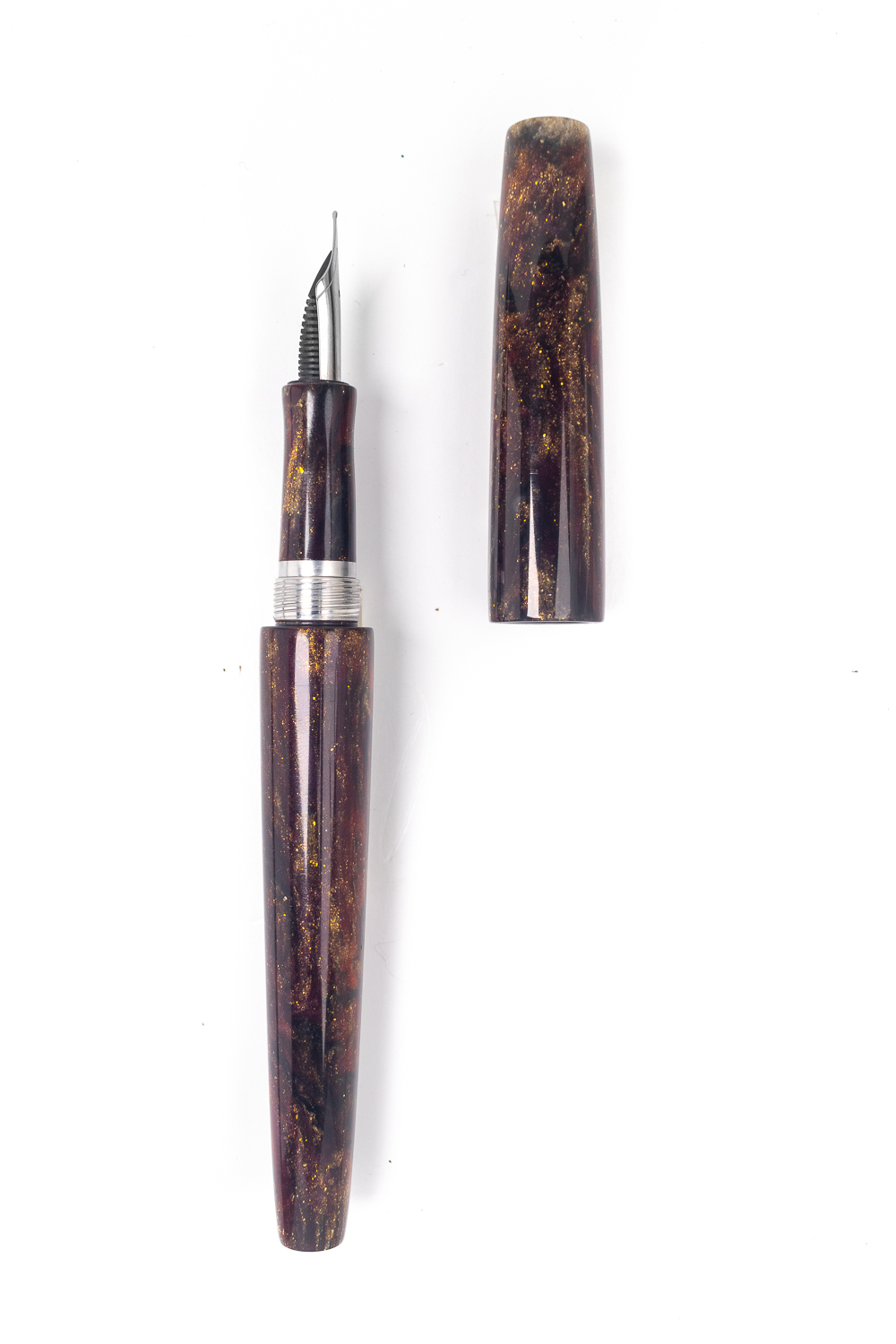 The Bebe Fountain Pen in Invictus - Image 2