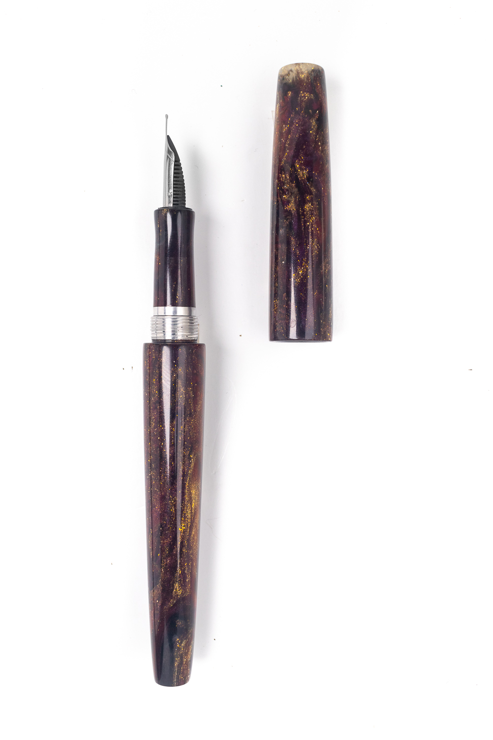 The Bebe Fountain Pen in Invictus - Image 3